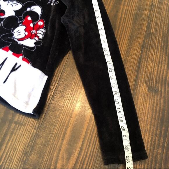 Disney Mickey Mouse Minnie Black Pajama Top Velour Women’s Size Medium Cozy Soft - Picture 5 of 8